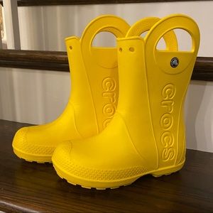 Crocs Kids rain boots size J2